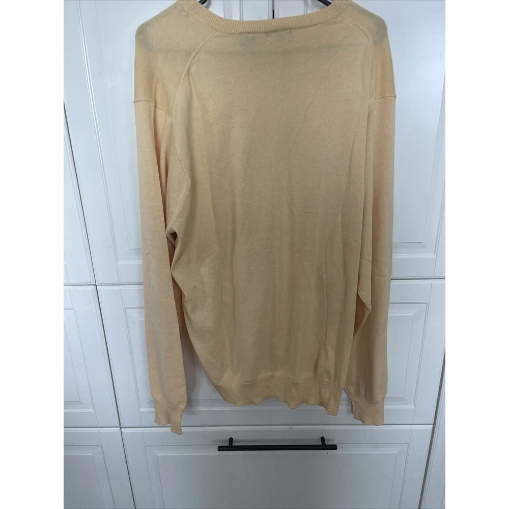 IZOD Mens Pullover V Neck Sweater Yellow Sz 2XLG, Their is small dirt on shirt